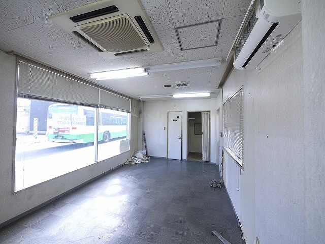 トップビル法蓮の内装