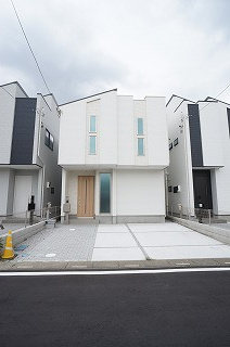 【外観】 | 新築戸建て！敷地内車２台駐車可！！