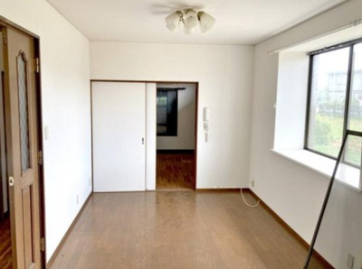 【居間・リビング】 | 所沢市北岩岡 | 陽当たりの良いリビングです