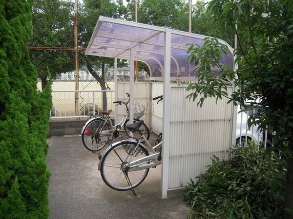 フレグランス竜山のエントランス|駐輪場