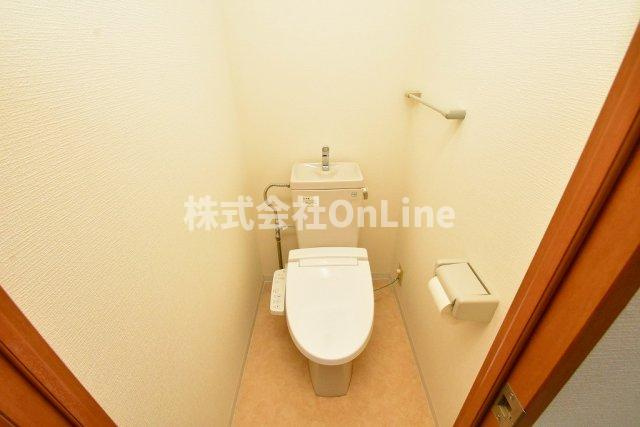 八尾市光町２丁目の賃貸マンションのトイレ