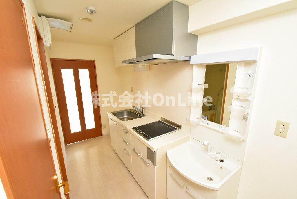 八尾市光町２丁目の賃貸マンションのキッチン