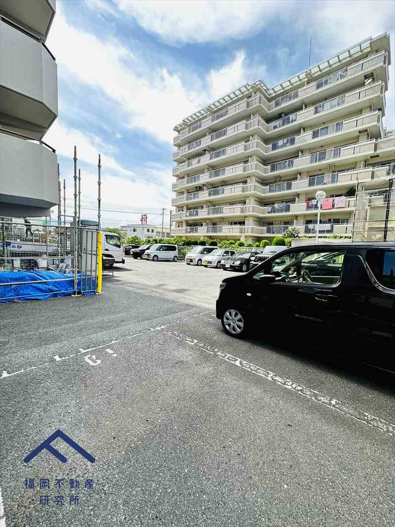 スカイハイツ小郡の駐車場