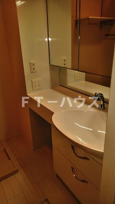 ベルフィーヌ東船橋の独立洗面台