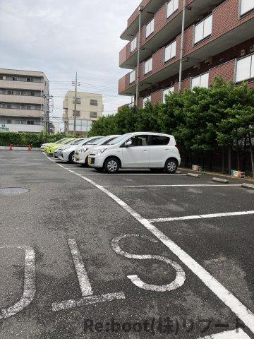 レジディア船橋Ⅰの駐車場