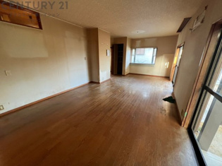 川西市鴬の森町中古戸建の居間