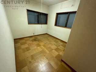 川西市鴬の森町中古戸建の洋室