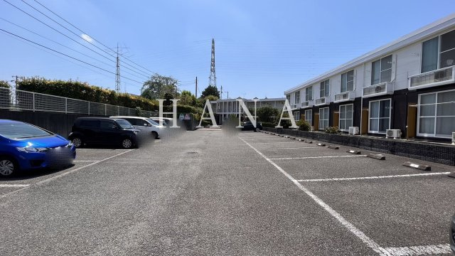 アヴニールAの駐車場