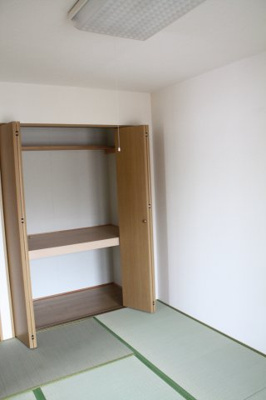 【和室】 | コーポサードニックス | 収納付の和室です