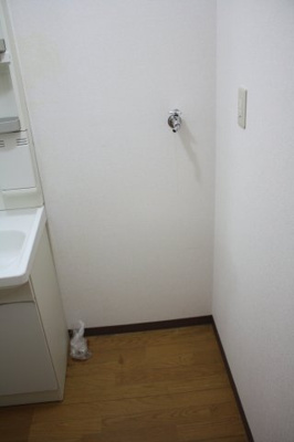 【設備】 | コーポサードニックス | ゆったりとスペースのある洗面所