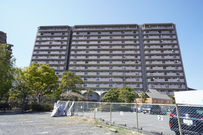 【外観】 | 【上質リフォーム】サンシティ西条5F | 現地（2023年4月3日14：00頃）撮影