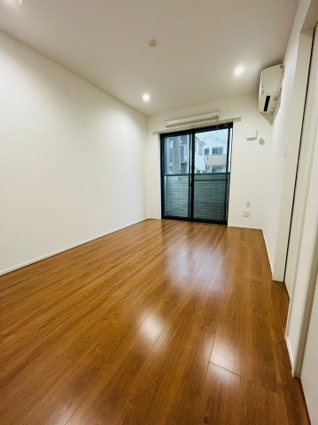 仲介手数料0円！！スターホワイトの居間・リビング