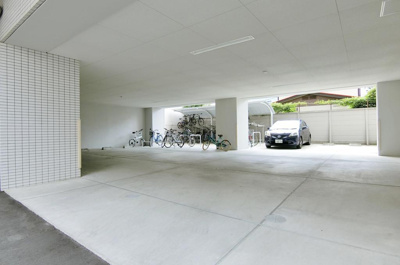【駐車場】 | ヴェーラ カーサ ウルバーナ | ★駐輪場