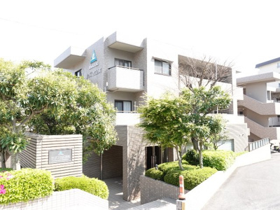 【外観】 | 【80㎡超】サーパス古江西町 | 【耐震性】
耐震性の高さを判断するポイントは、
建築確認申請日が1981年6月1日以降の
新耐震基準に適合しているかどうか。
震度６程度の大地震でも
建物が崩壊しないレベルが基準になりました。