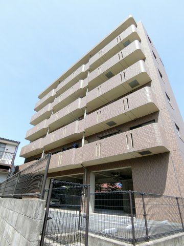 リバーコートCの外観