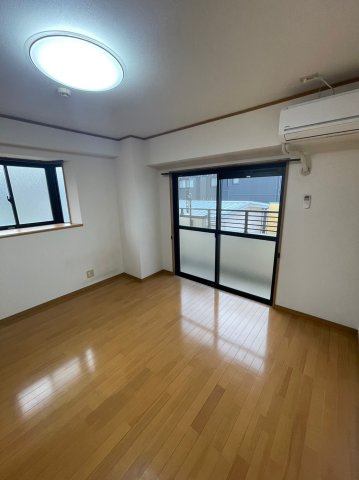 仲介手数料0円！！クレスト一社の居間・リビング