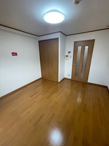 仲介手数料0円！！クレスト一社の居間・リビング