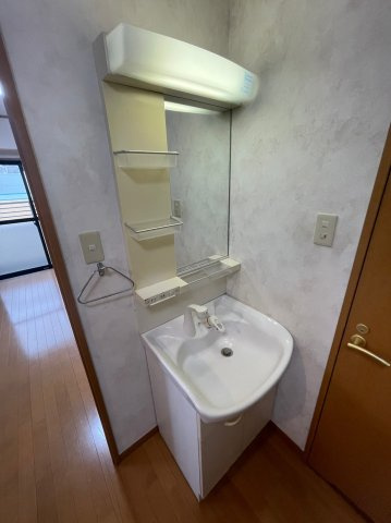 仲介手数料0円！！クレスト一社の洗面所