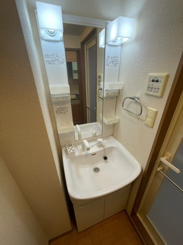 仲介手数料0円！！タウンライフ一社東の洗面所