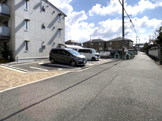 【駐車場】