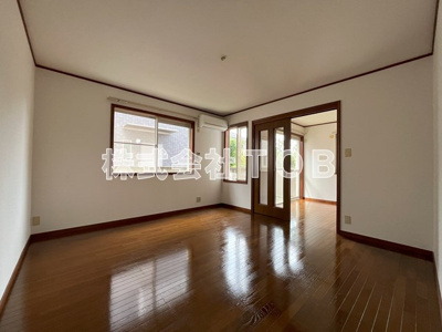 【居間・リビング】 | 重原メゾネット | リビング8帖