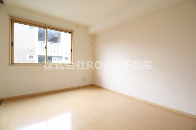 ホームパーティーの洋室|広々とした洋室です