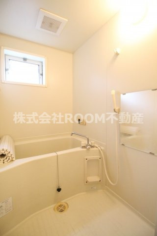 ホームパーティーの浴室|コンパクトで使いやすいお風呂です