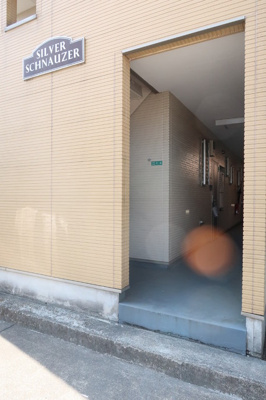 １階各玄関入り口♪