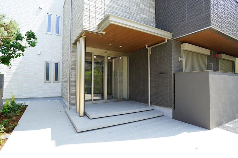 Ronsardのエントランス|重厚感のあるエントランス♪