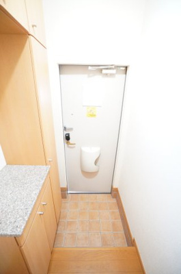 【玄関】 | ネオグレイス | ※同物件・反転タイプの写真です。