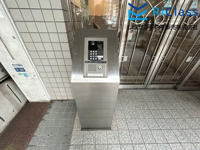 リフレ神戸のエントランス|オートロックです