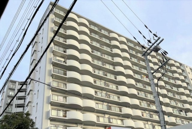 コスモ鶴見緑地の外観|総戸数274戸のマンションです。