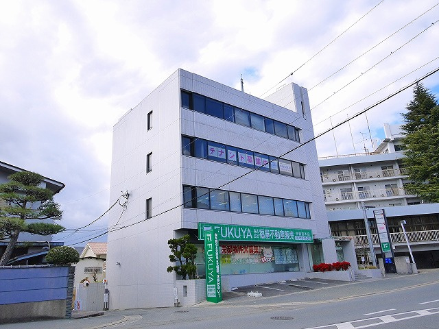 奈良西ビルの外観