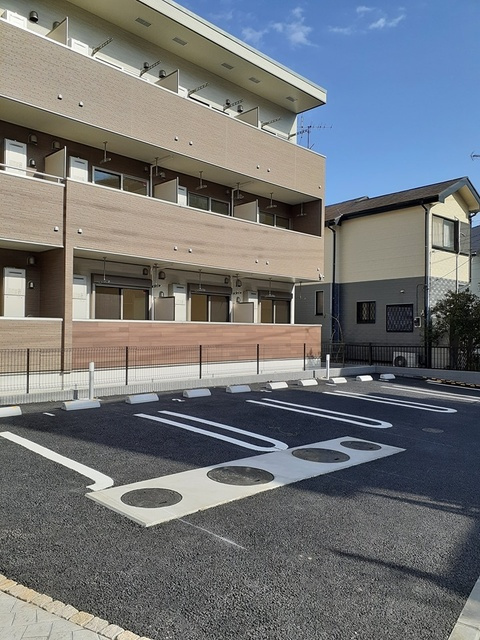 レインボーグローヴの駐車場|駐車場があるので、車を買う予定の方も安心です