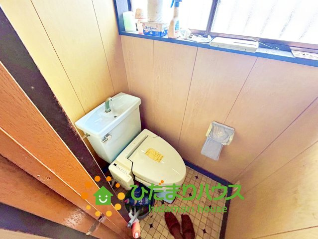 久喜市除堀　中古一戸建てのトイレ