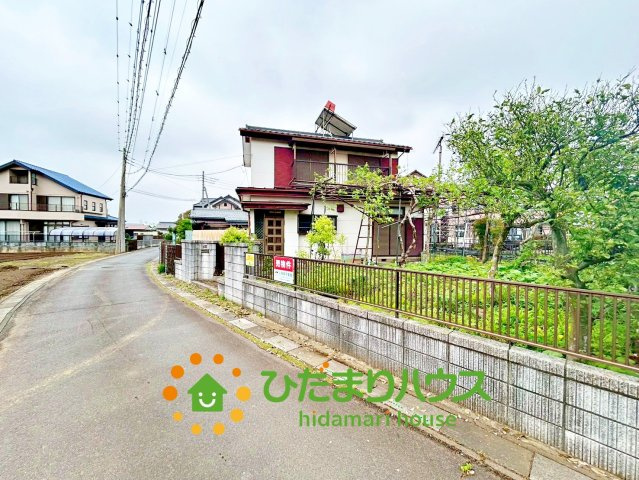 久喜市除堀　中古一戸建ての前面道路含む現地写真