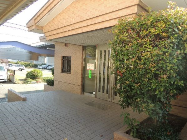 【エントランス】カレッジスクエア日野