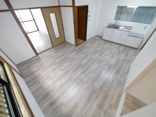 鈴蘭台東町２丁目戸建の居間・リビング|リビングです