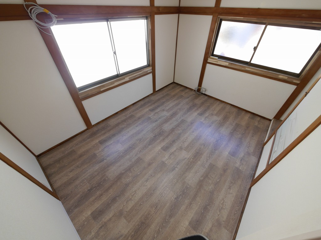 鈴蘭台東町２丁目戸建の洋室