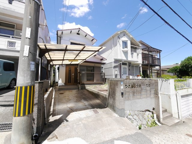 鈴蘭台東町２丁目戸建の外観|◆駐車場1台スペースあり