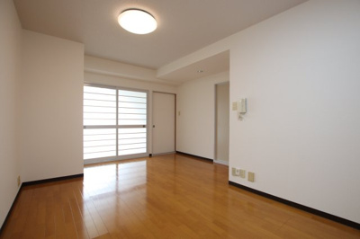 【居間・リビング】 | エミールガーデン