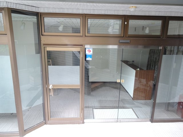 緑園第三サンコーポの玄関