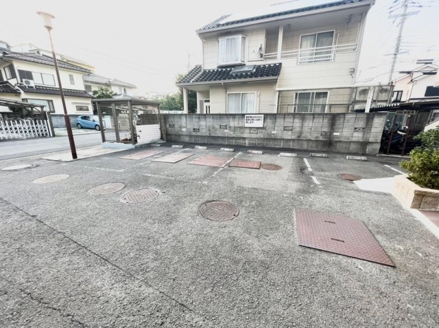 【駐車場】 | 新栄プロパティー軽里