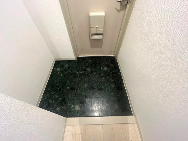 【玄関】 | 新栄プロパティー軽里