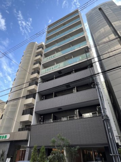 【外観】 | ガラス×タイルがスタイリッシュな外観のマンションです♪