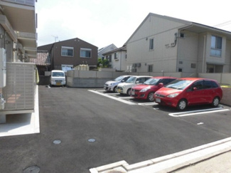 【駐車場】