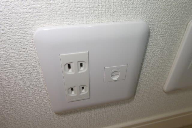 シェル・ラ・メゾンのその他|電話モジュラー