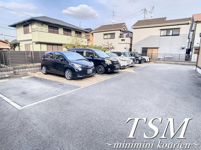  Ｅｓｔ　ＪａｒｄｉｎⅡの駐車場