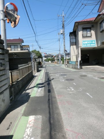 鴻巣市箕田の売地の前面道路含む現地写真|南東側公道6.0ｍ