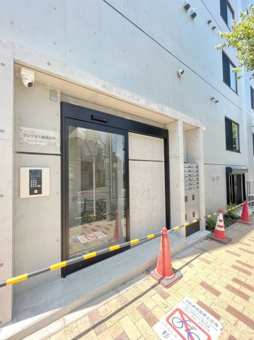 「防音マンション」ラシクラス東高円寺のエントランス|落ち着いたエントランスです